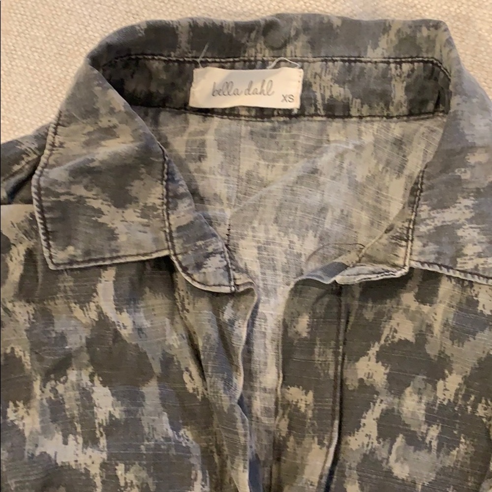 Awesome bella dahl printed long sleeve top XS